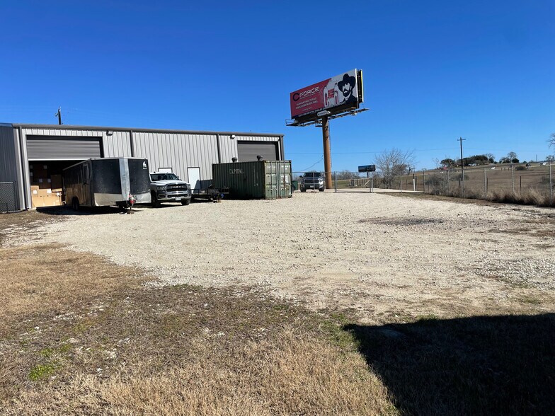 More Photos Of 24468 Hwy 6, Navasota Warehouse For Lease