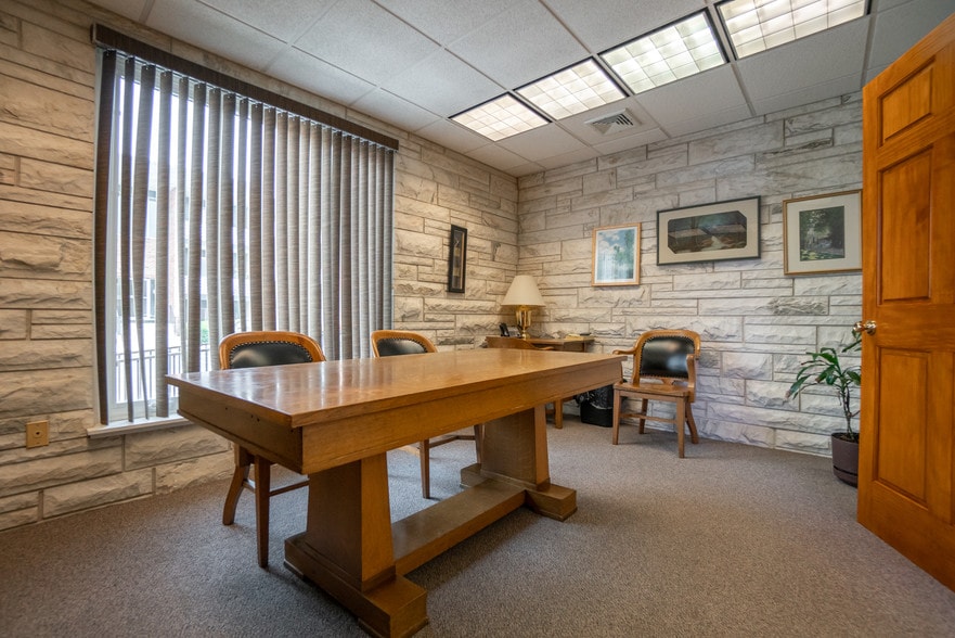 More Photos Of 9635 Saric Ct, Highland Office For Lease