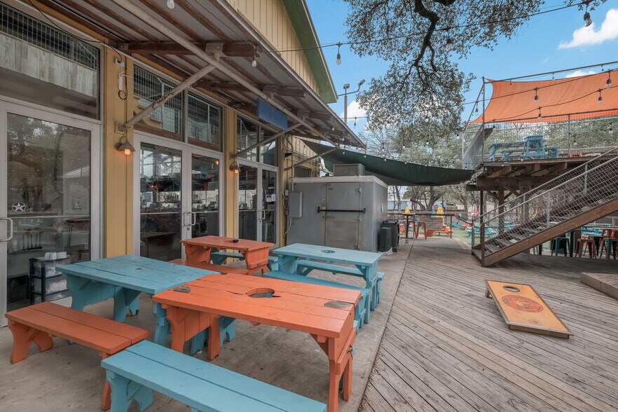 More Photos Of 13838 Jones Maltsberger Rd, San Antonio Restaurant For Sale