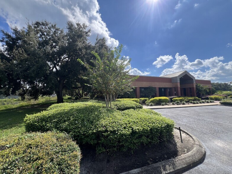 More Photos Of 702 Tillman Pl, Plant City Medical For Sale