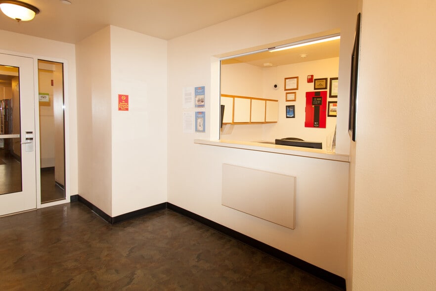 More Photos Of 7958 Interstate 35 Access Rd, San Antonio Hotel For Sale