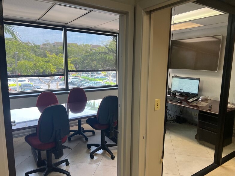 More Photos Of 4651 Sheridan St, Hollywood Medical For Sale