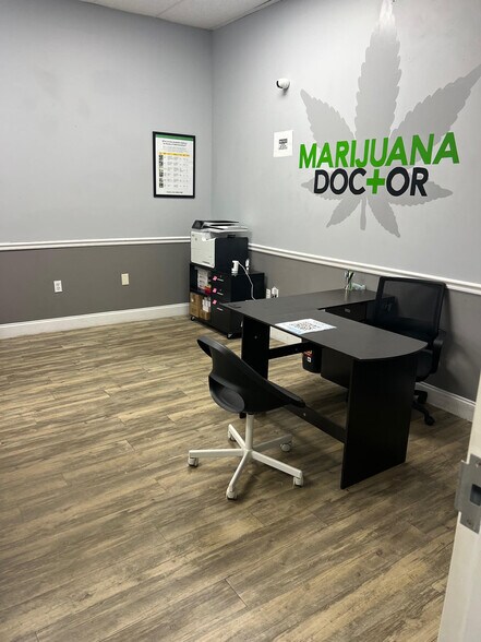 More Photos Of 4410 W Hillsborough Ave, Tampa Storefront Retail Office For Lease