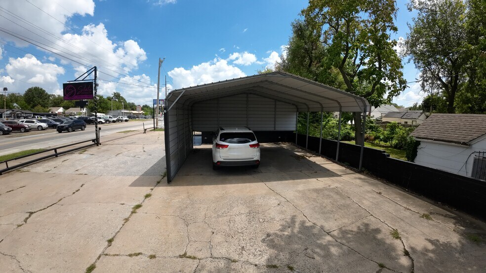 More Photos Of 4210 E 11th St, Tulsa Freestanding For Sale