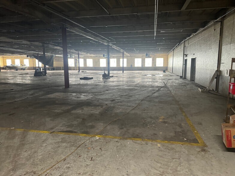 More Photos Of 1002 Douglas Ave, Opp Manufacturing For Lease