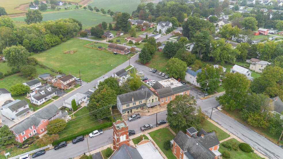 More Photos Of 21 W Pennsylvania Ave, Walkersville Office For Sale
