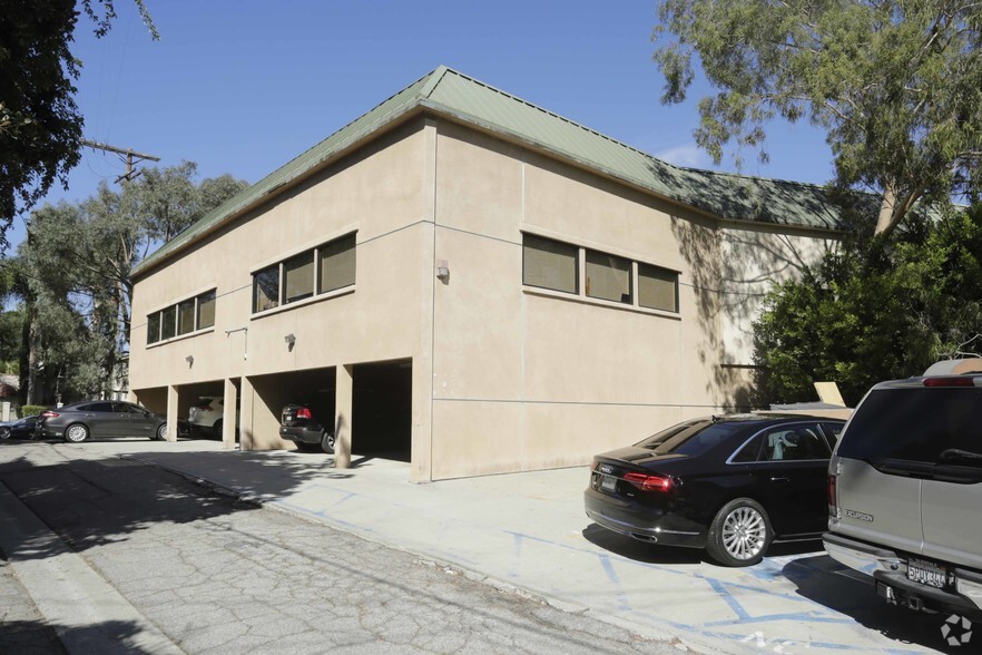 More Photos Of 3255 Cahuenga Blvd W, Los Angeles Office For Sale