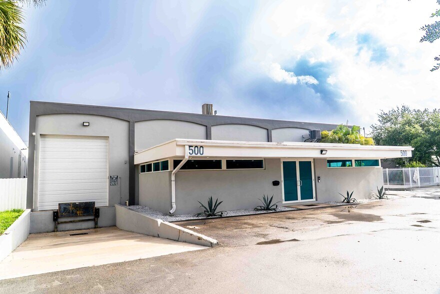 More Photos Of 500 W 84th St, Hialeah Warehouse For Sale