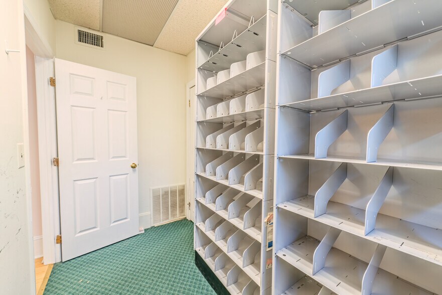 More Photos Of 177 W High St, Somerville Medical For Sale