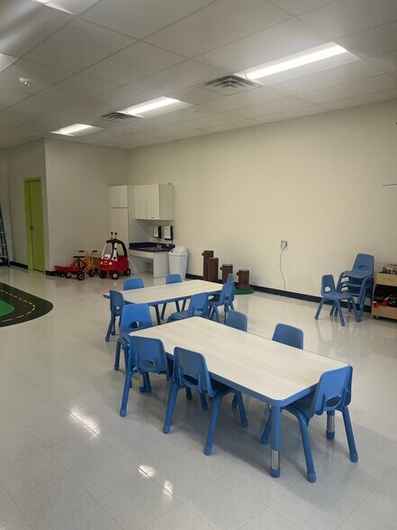 More Photos Of 15221 Spencer Rd, Houston General Retail For Lease