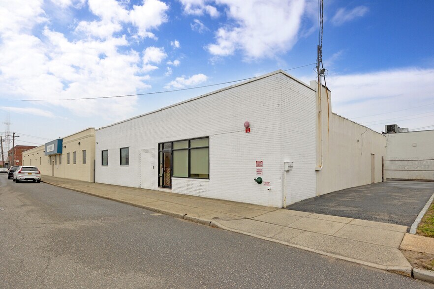 More Photos Of 169 Liberty Ave, Mineola Office For Sale