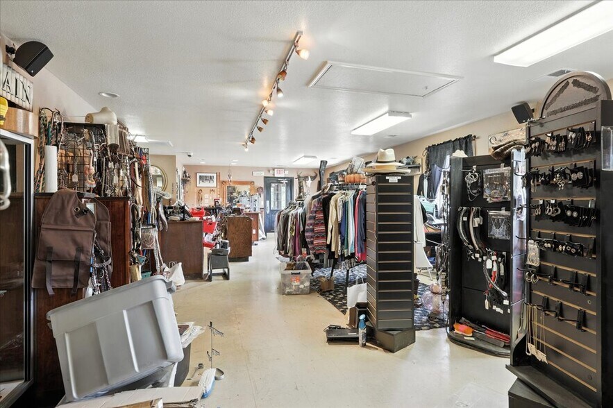 More Photos Of 2101 E Raccoon Valley Rd, Heiskell Garden Center For Sale