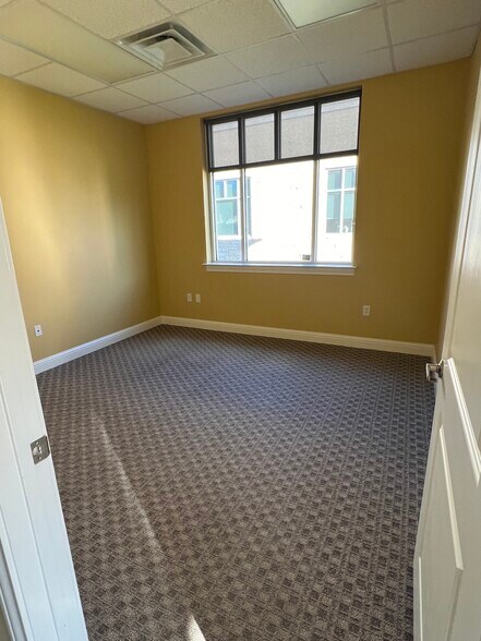 More Photos Of 3900 S Stonebridge Dr, McKinney Office For Lease