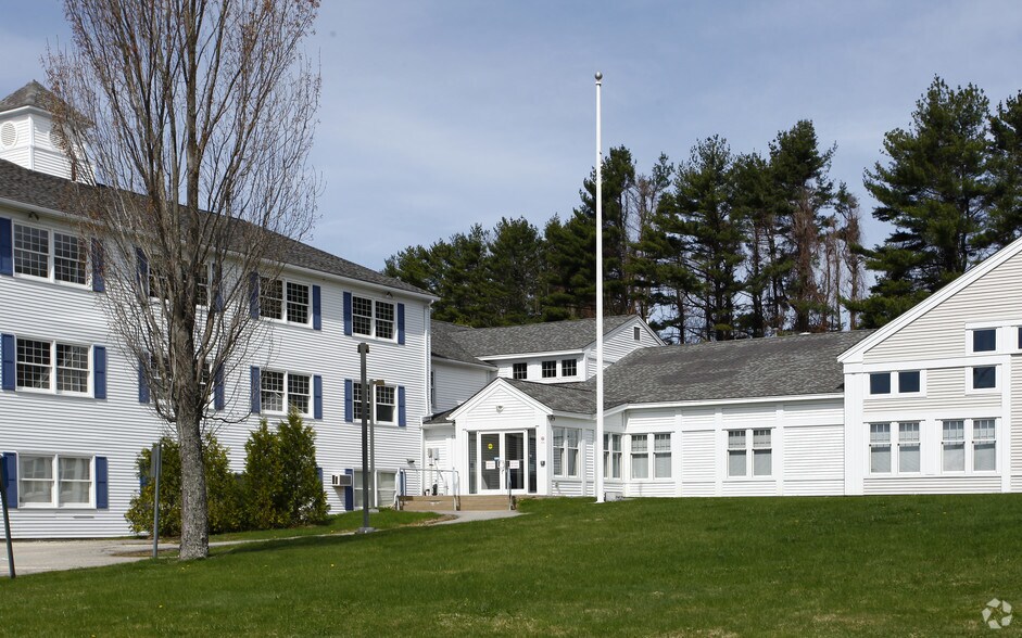 More Photos Of 23 McIntosh Ave, Dover Office For Lease