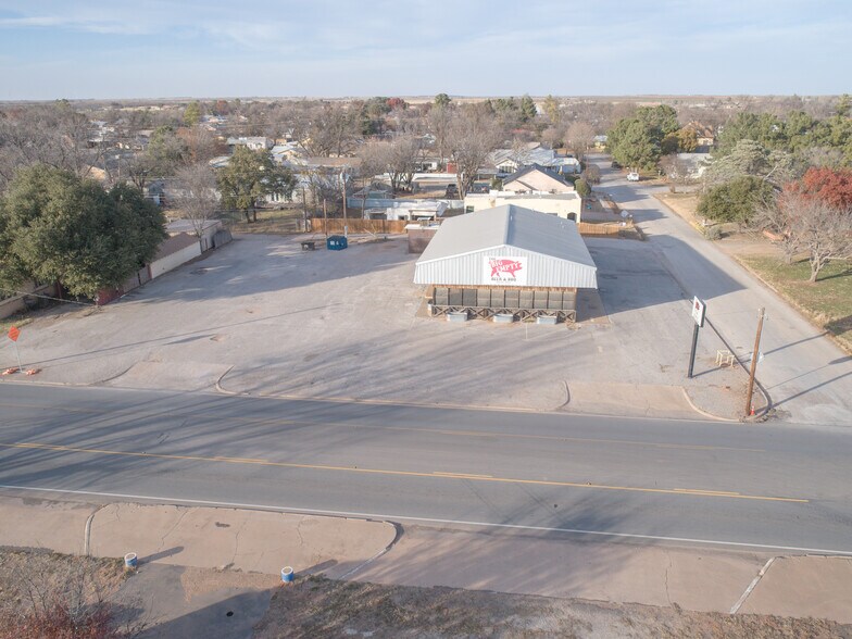 More Photos Of 700 W California St, Seymour General Retail For Sale
