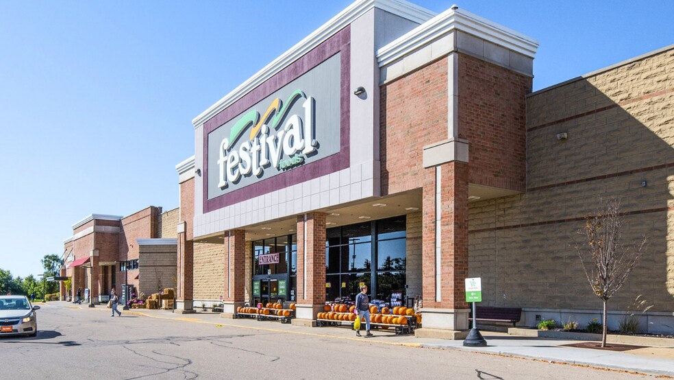 More Photos Of 5502 Washington Ave, Mount Pleasant General Retail For Lease