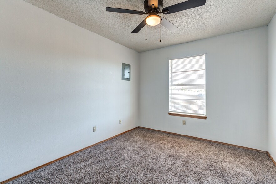 More Photos Of 7405 Waco Ave, Lubbock Apartments For Sale