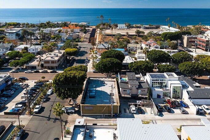 More Photos Of 687 2nd St, Encinitas Restaurant For Lease