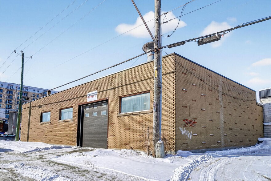 More Photos Of 10123 Av De L'hôtel-De-Ville, Montréal Service For Lease
