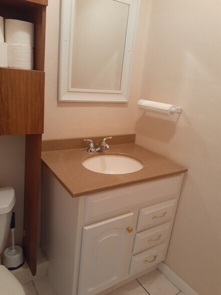 More Photos Of 7120-7190 Seminole Blvd, Seminole Office For Lease