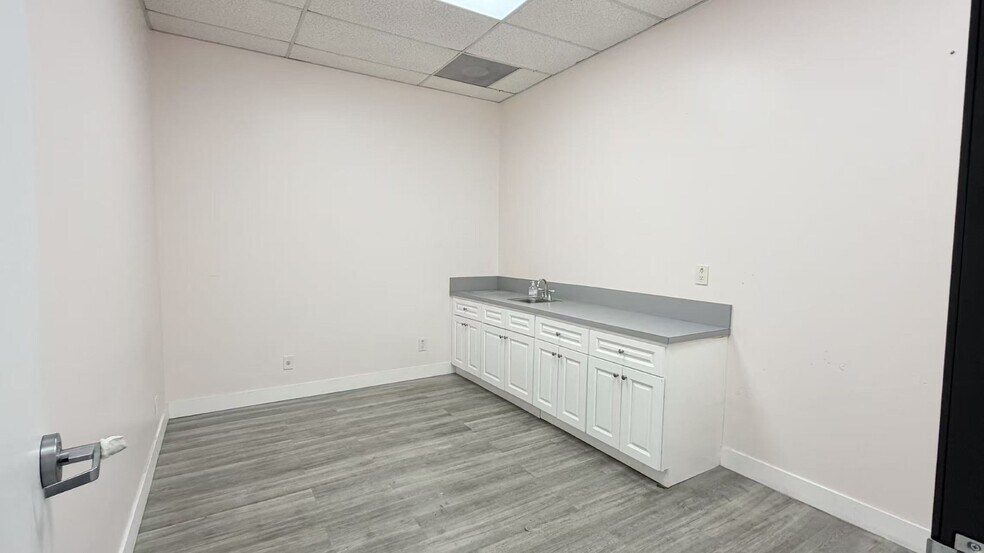 More Photos Of 18611 Gale Ave, City of Industry Medical For Lease