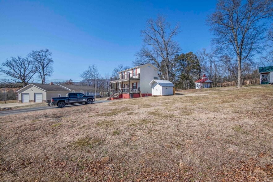 More Photos Of 104 Circle Rd, Newport Manufactured Housing Mobile Home Park For Sale