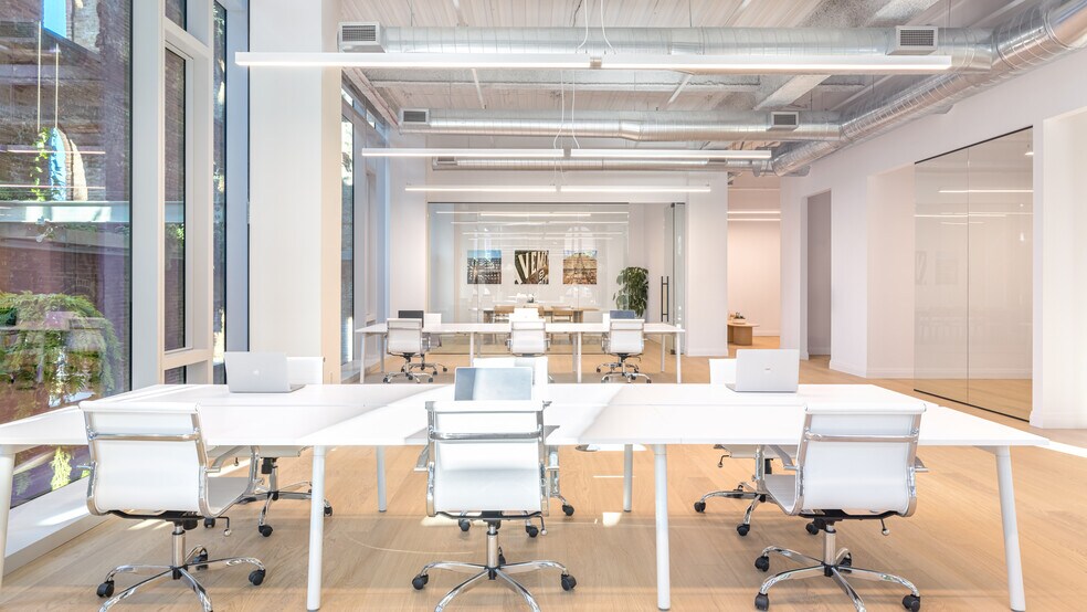 More Photos Of 300 Kent Ave, Brooklyn Office For Lease