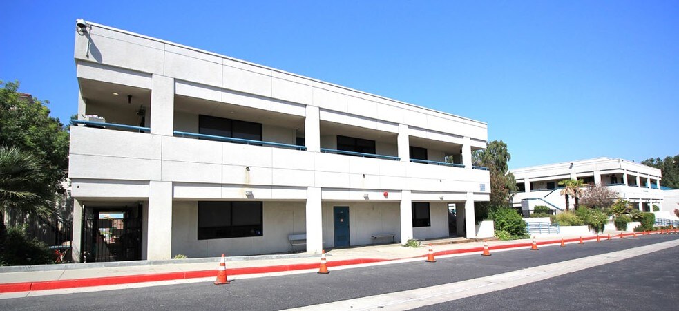 More Photos Of 7353 Valley Circle Blvd, West Hills Schools For Lease