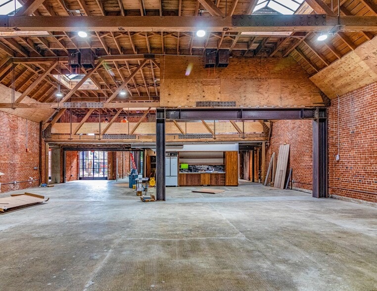 More Photos Of 5015-5025 N Figueroa St, Los Angeles Storefront Retail Office For Lease