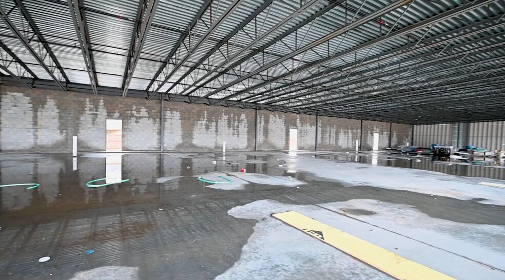 More Photos Of 11537 Antoine Dr, Houston General Retail For Lease