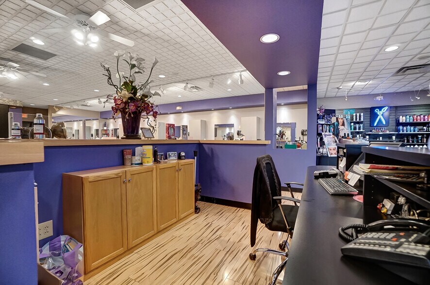 More Photos Of 805 S Dixie Dr, Vandalia General Retail For Sale