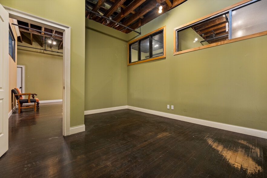 More Photos Of 247 Broad St, Kingsport Loft Creative Space For Sale
