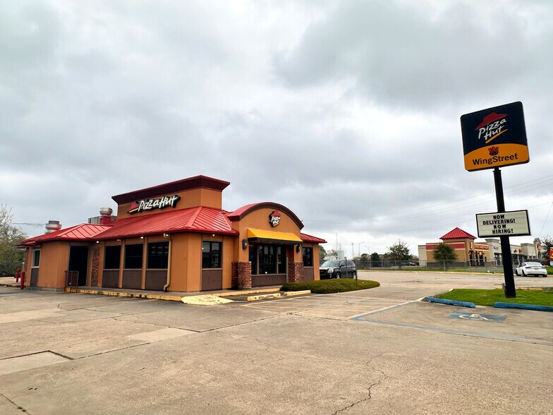 More Photos Of 635 E Admiral Doyle Dr, New Iberia Restaurant For Sale