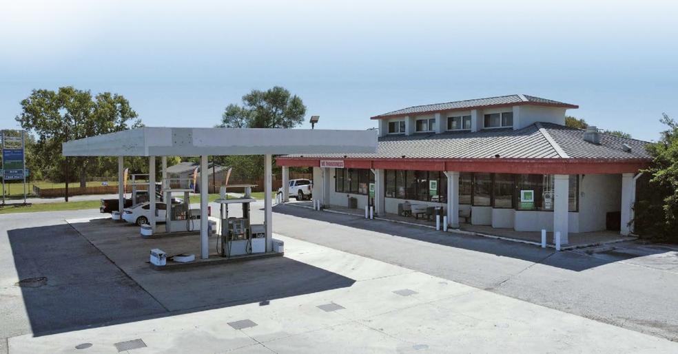 Primary Photo Of 2901 FM 78, Seguin Service Station For Sale