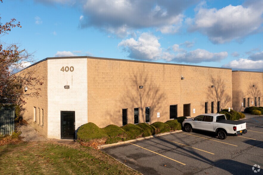 Primary Photo Of 400 Oser Ave, Hauppauge Warehouse For Lease