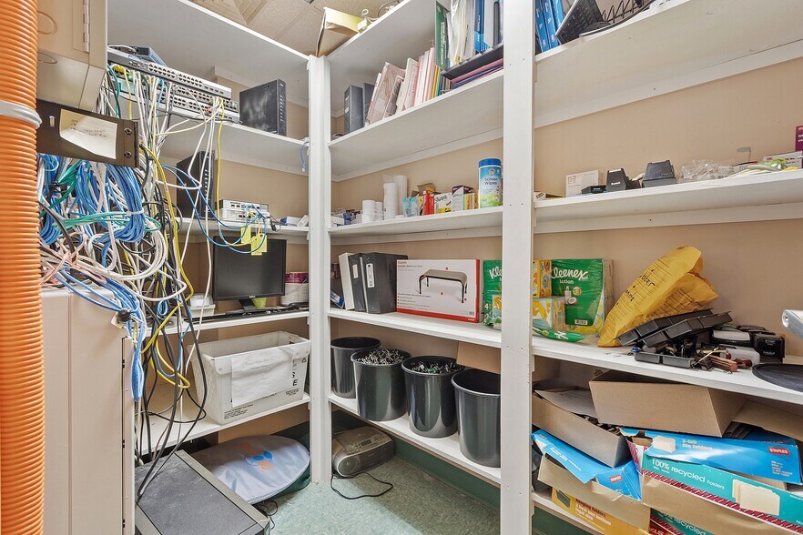 More Photos Of 67 Whalon St, Fitchburg Storefront For Lease