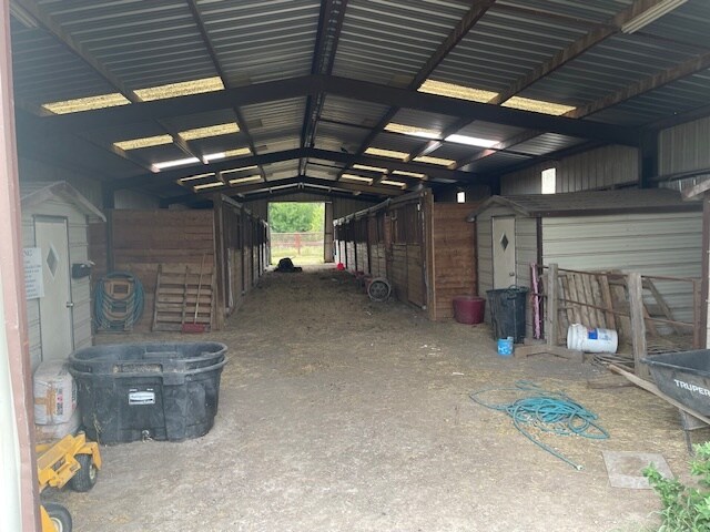 More Photos Of 975 Lone Star Ranch Rd, Quinlan Specialty For Sale