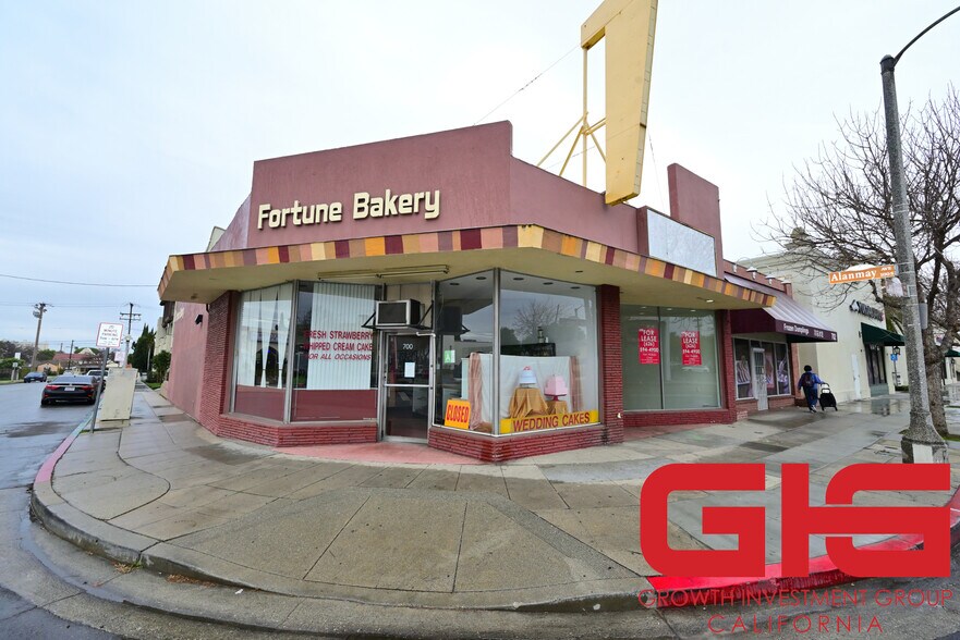 More Photos Of 700 1/2 W Las Tunas Dr, San Gabriel Storefront For Lease