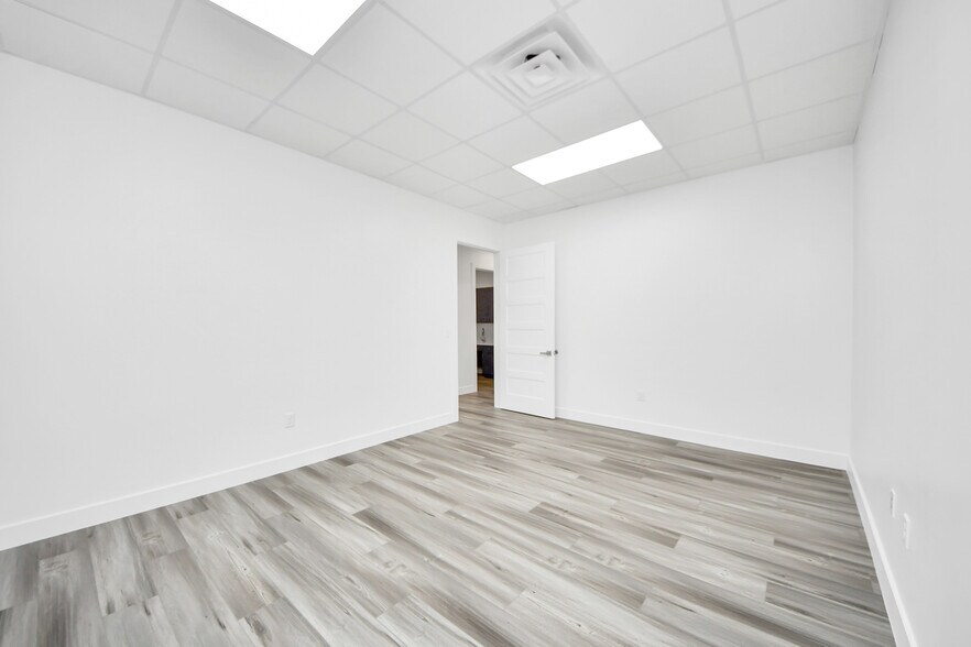 More Photos Of 4807 Sugar Grove Blvd, Stafford Medical For Lease