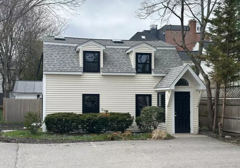 More Photos Of 28 Green St, Newburyport Unknown For Lease