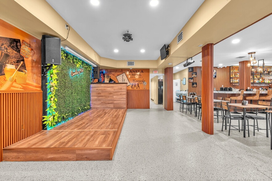 More Photos Of 365 N Royal Poiciana Blvd, Miami Springs Restaurant For Sale
