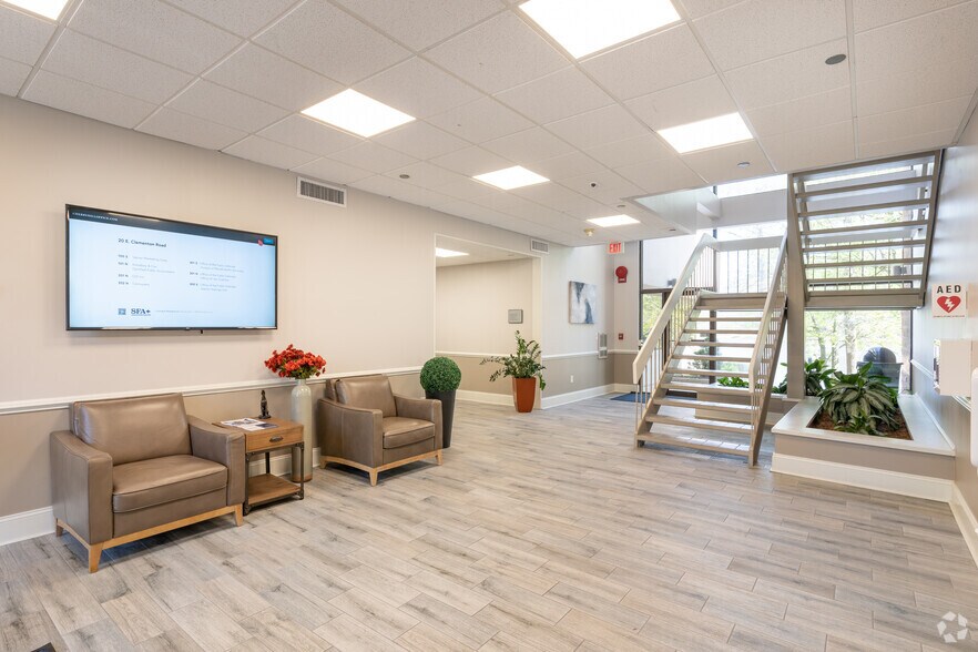 More Photos Of 20 E Clementon Rd, Gibbsboro Office For Lease