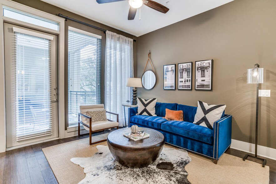 More Photos Of 4646 Amesbury Dr, Dallas Apartments For Lease