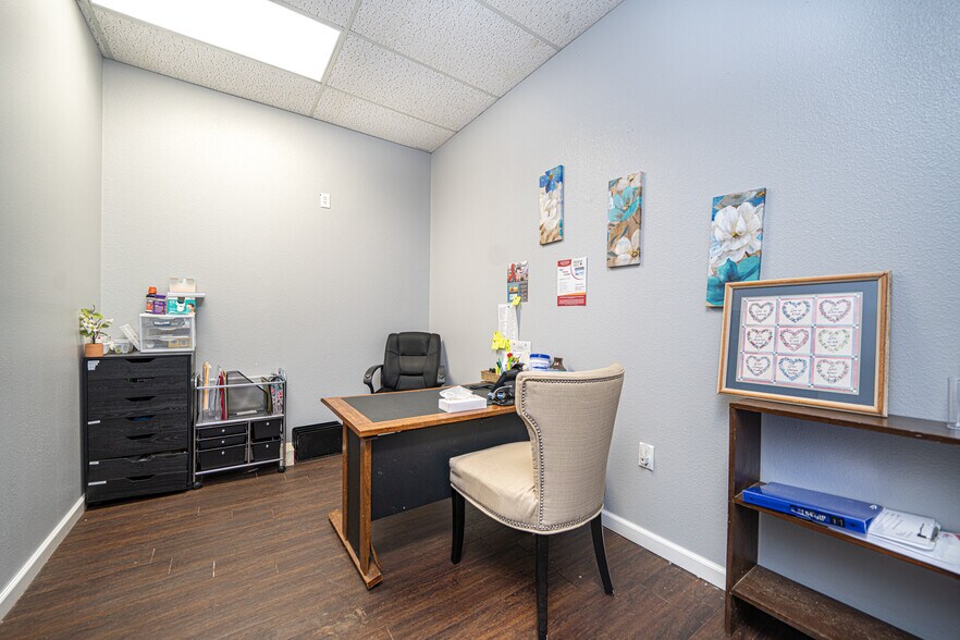 More Photos Of 1015 McCann Rd, Longview Office For Sale