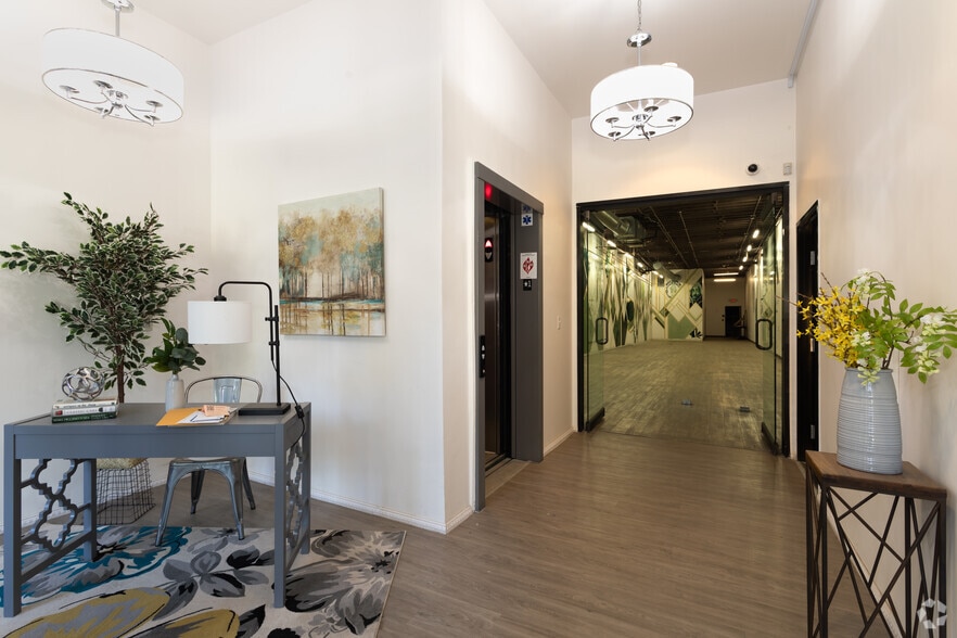 More Photos Of 920 J St, Sacramento Office For Sale