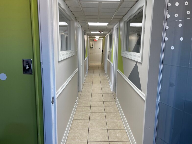 More Photos Of 3425 Dempster St, Skokie Office For Sale