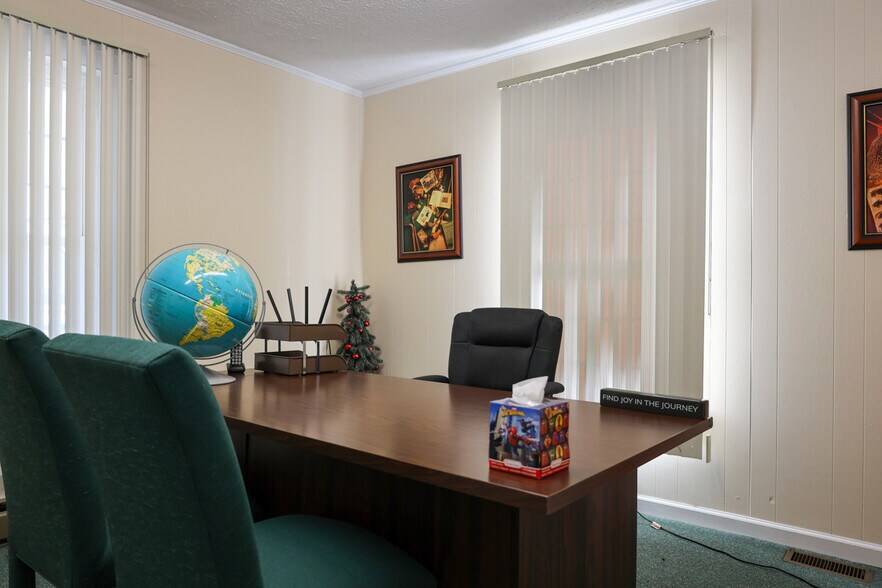 More Photos Of 1616 Blountville Blvd, Blountville Office Residential For Sale