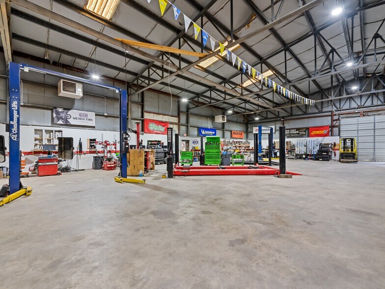 More Photos Of 2466 Dellwood Rd, Waynesville Auto Repair For Sale