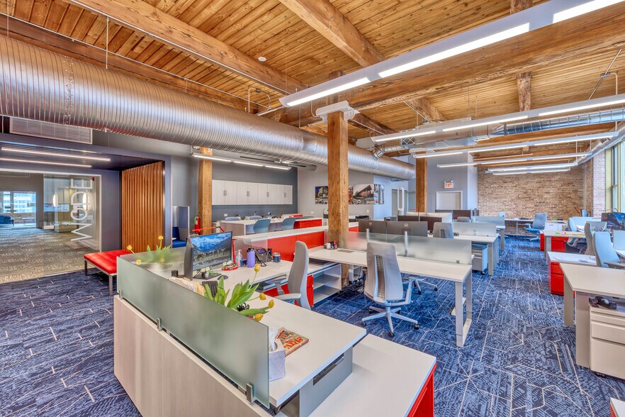 More Photos Of 343 W Erie St, Chicago Office For Lease