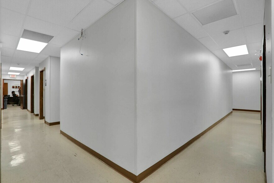 More Photos Of 1712-1736 University Blvd S, Jacksonville Medical For Sale